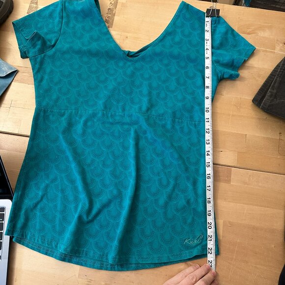 Ws Kuhl Medium dressy tee, nice detail, great condition - Picture 4 of 8